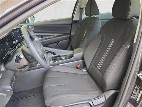 Used 2021 Hyundai Elantra SEL w/ Convenience Package FWD image 15