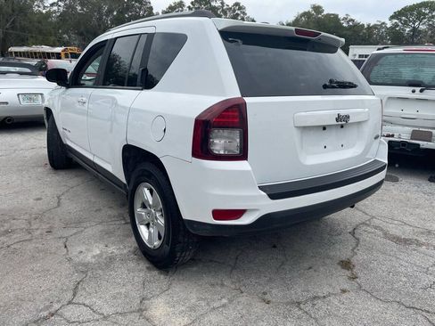 Used 2016 Jeep Compass Latitude FWD image 8