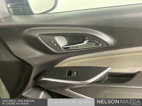 Used 2024 Chevrolet Trax ACTIV w/ Sunroof Package FWD image 21