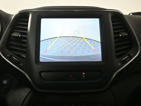 Used 2022 Jeep Cherokee Latitude Lux w/ Sun & Sound Group image 31