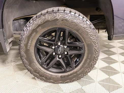 Used 2024 Chevrolet Silverado 1500 Custom Trail Boss w/ Dark Appearance Package image 17