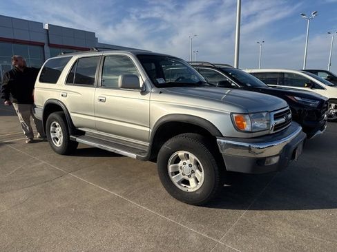 Used 1999 Toyota 4Runner SR5 image 13