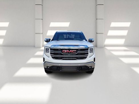 Certified 2022 GMC Sierra 1500 SLT image 2