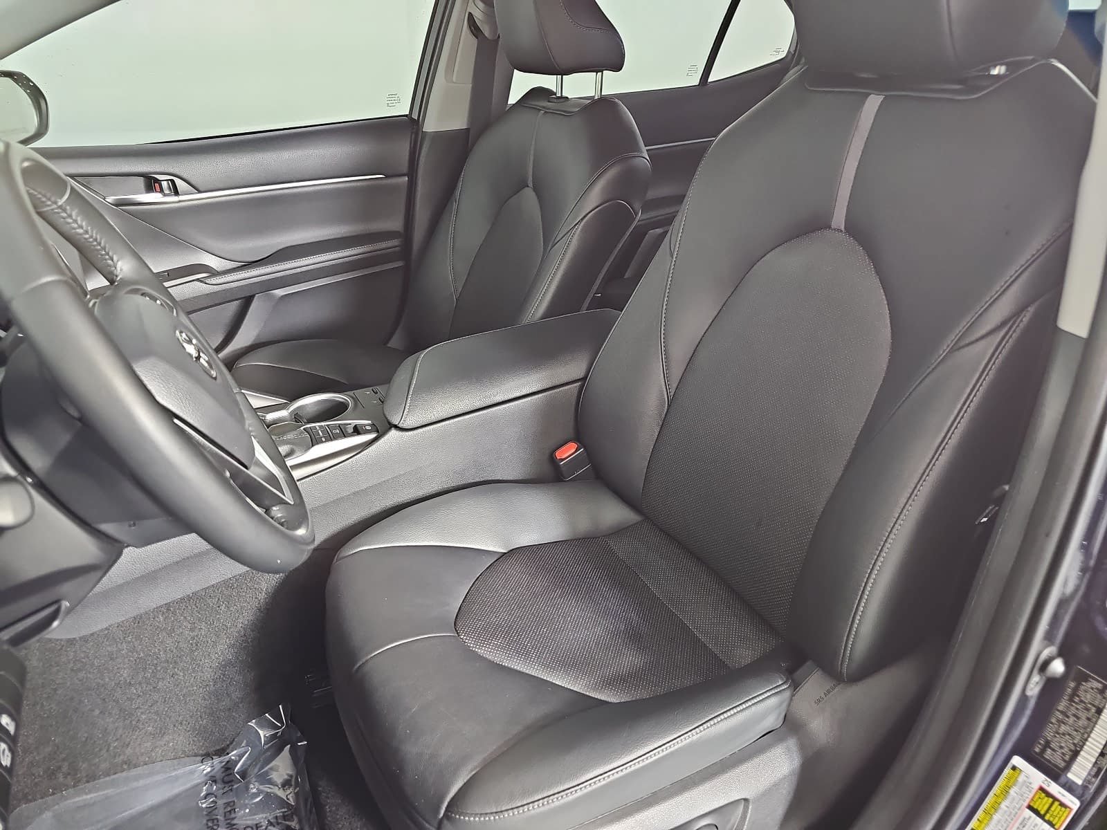 Used 2022 Toyota Camry XLE FWD image 14