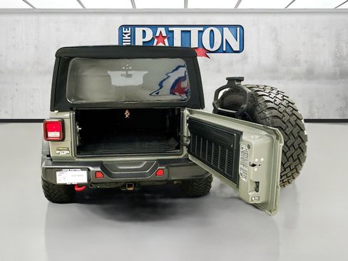 Used 2023 Jeep Wrangler Unlimited Rubicon w/ Cold Weather Group AWD/4WD image 26