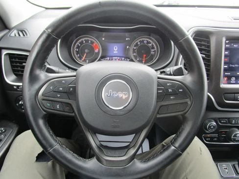 Used 2020 Jeep Cherokee Trailhawk w/ Cold Weather Group AWD/4WD image 15