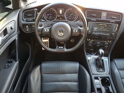 Used 2017 Volkswagen Golf R 4-Door image 12