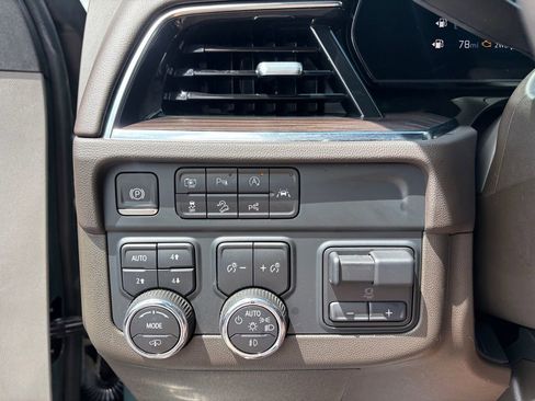 Used 2025 Chevrolet Suburban Z71 w/ Z71 Off-Road Package image 20