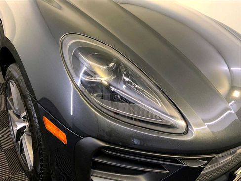 Certified 2024 Porsche Macan AWD/4WD image 12