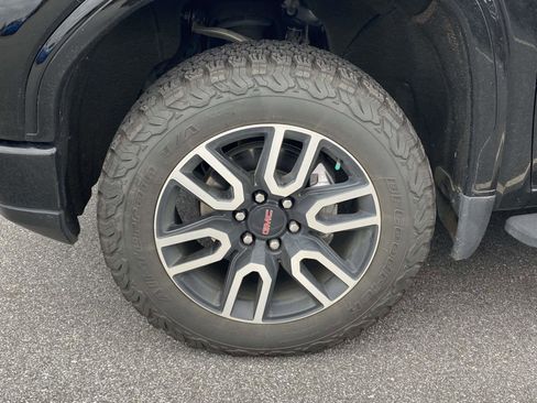 Used 2022 GMC Sierra 1500 AT4 w/ AT4 Premium Package image 7