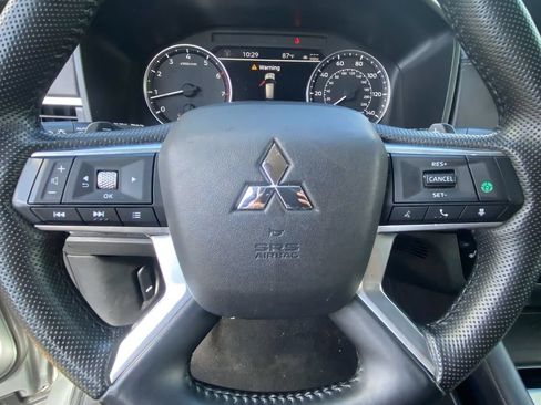 Used 2024 Mitsubishi Outlander SE AWD/4WD image 18