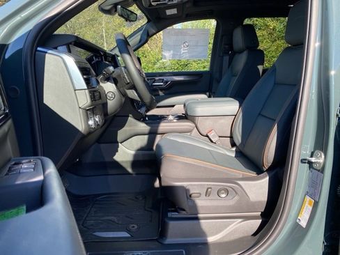 New 2026 GMC Yukon AT4 w/ AT4 Premium Package image 9