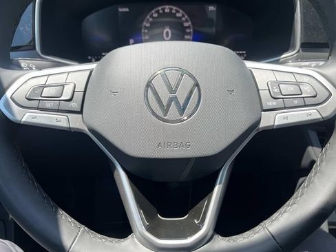 New 2026 Volkswagen Taos SE FWD image 16