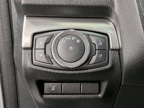 Used 2018 Ford Explorer XLT w/ Equipment Group 202A image 22