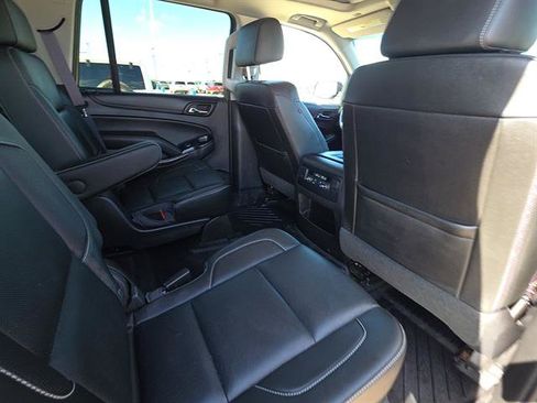 Used 2017 GMC Yukon SLT w/ Premium Edition RWD image 19
