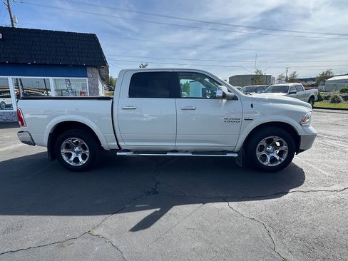 Used 2017 RAM 1500 Laramie AWD/4WD image 11
