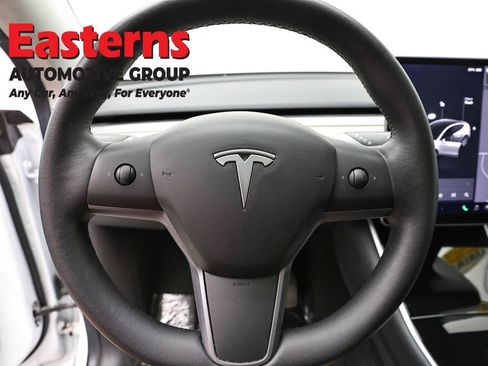 Used 2021 Tesla Model Y Long Range AWD/4WD image 10