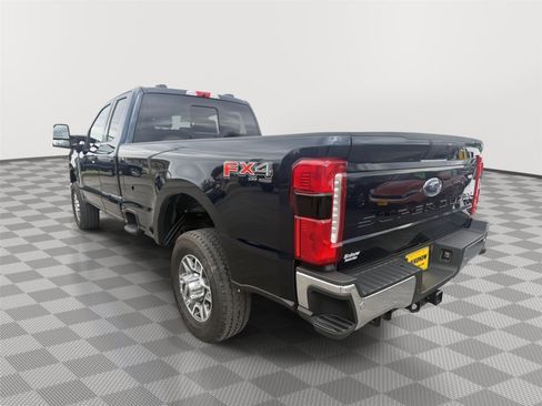 Used 2025 Ford F350 XLT w/ 360-Degree Camera Package AWD/4WD image 3