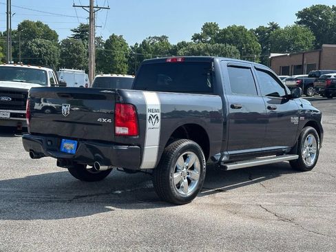 Used 2019 RAM 1500 Express w/ Wheel & Sound Group AWD/4WD image 3