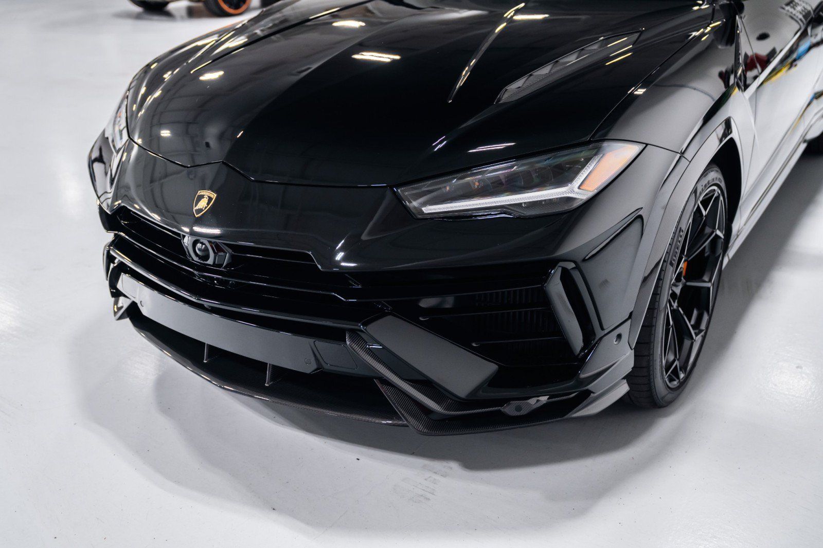 Used 2024 Lamborghini Urus Performante AWD/4WD image 34