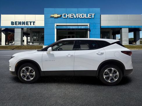 Used 2025 Chevrolet Blazer LT FWD image 4
