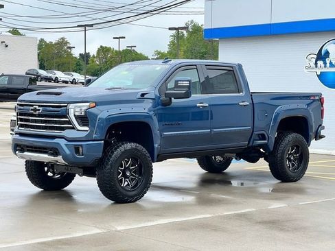 New 2025 Chevrolet Silverado 2500 LTZ w/ LTZ Premium Package image 8