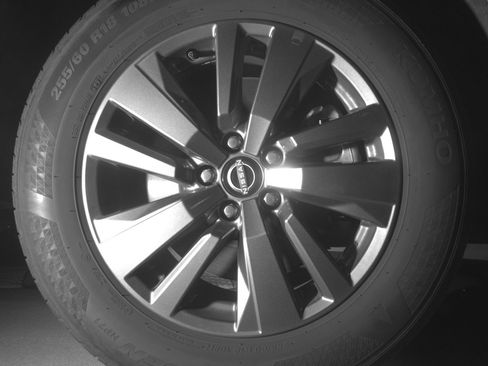 Used 2025 Nissan Pathfinder SV image 13