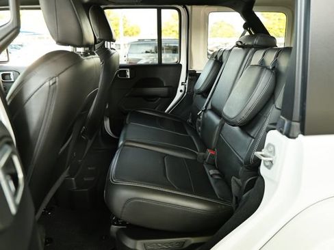 Used 2022 Jeep Wrangler Unlimited Sahara w/ Cold Weather Group AWD/4WD image 27