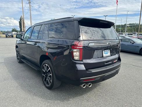 Used 2022 Chevrolet Suburban RST image 5