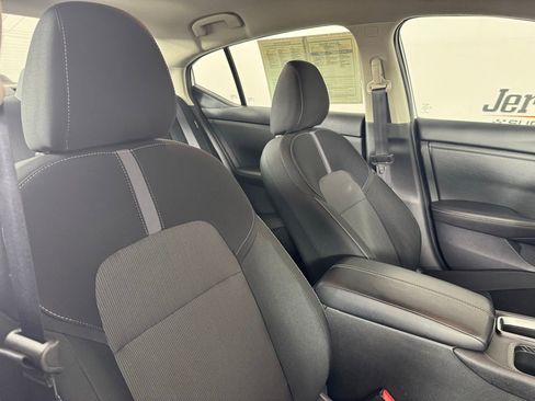 Used 2025 Nissan Sentra SV FWD image 38