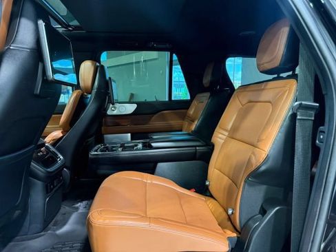 Used 2021 Lincoln Navigator L Reserve RWD image 37