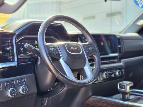 Used 2022 GMC Sierra 1500 Elevation w/ Elevation Premium Package AWD/4WD image 17