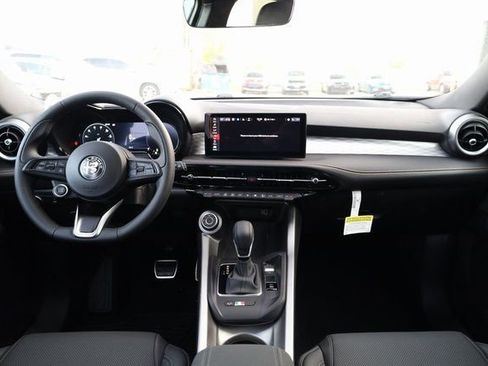 New 2025 Alfa Romeo Tonale Veloce w/ Premium Package image 11