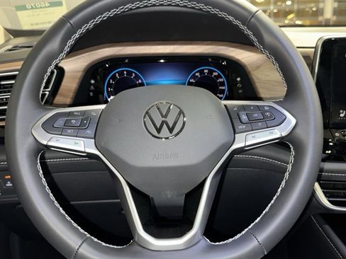 New 2026 Volkswagen Atlas SE image 24