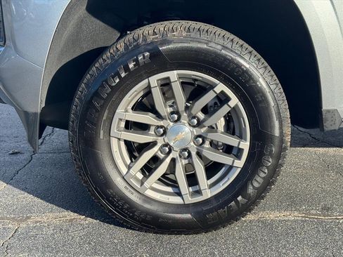 Used 2025 Chevrolet Colorado LT w/ LT Convenience Package image 9