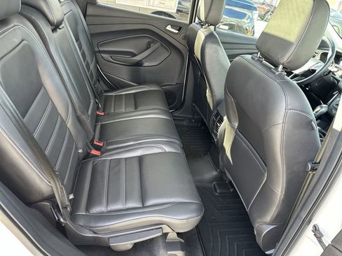 Used 2019 Ford Escape Titanium image 30
