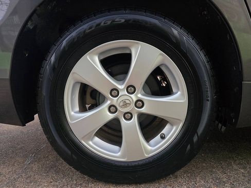 Used 2012 Toyota Sienna LE FWD image 63