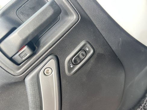 Used 2015 Jeep Wrangler Unlimited Sahara w/ Dual Top Group image 15