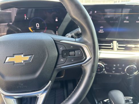 Used 2024 Chevrolet Trax LT w/ Driver Confidence Package FWD image 23