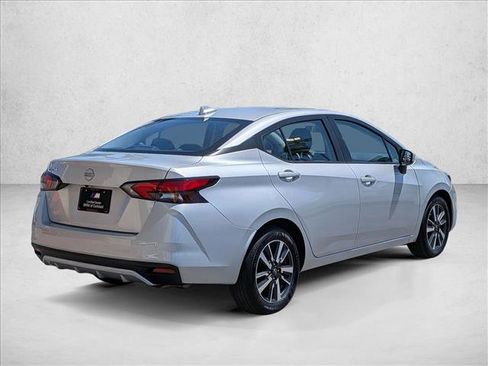 Used 2025 Nissan Versa SV FWD image 5