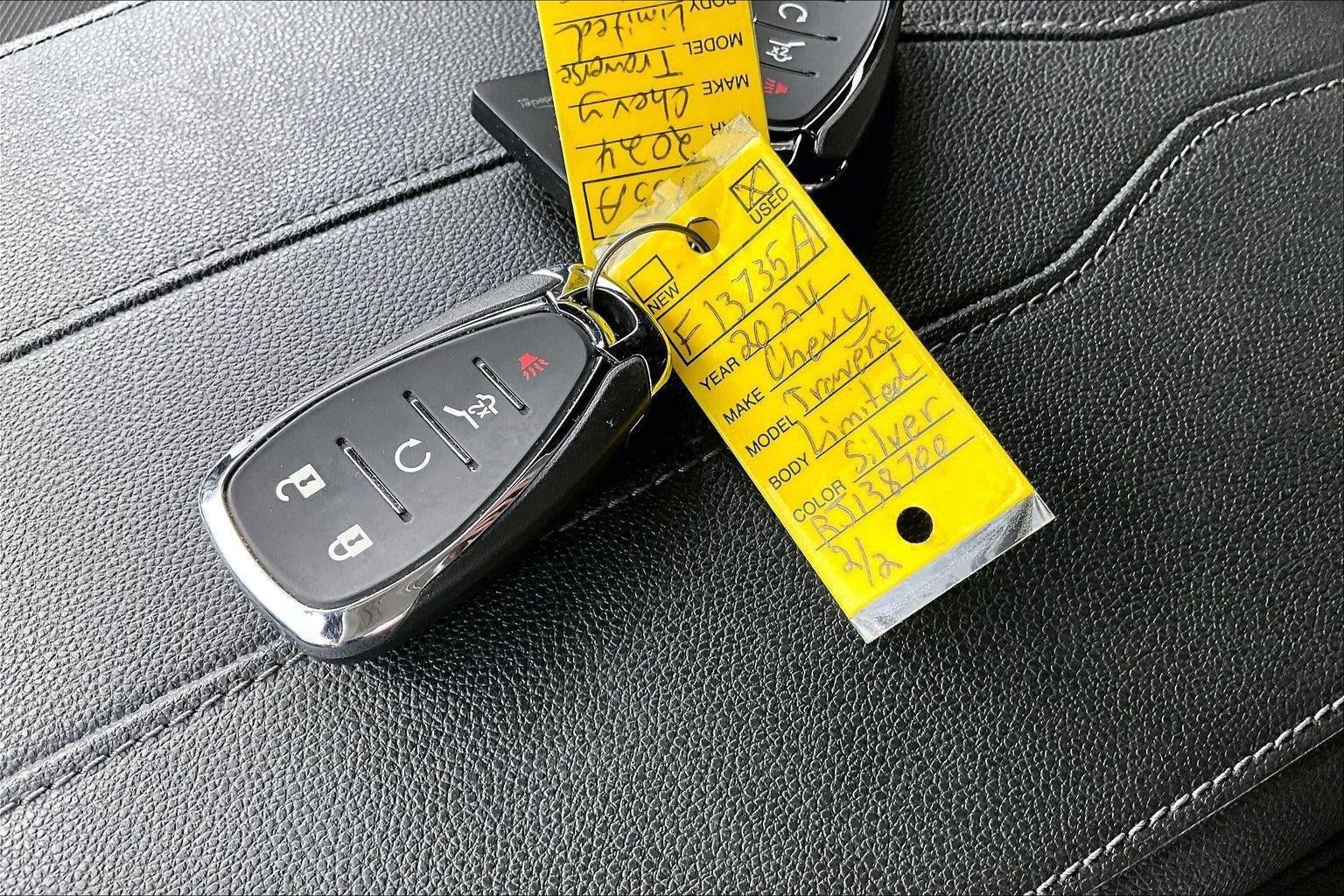 Used 2024 Chevrolet Traverse LT FWD image 12