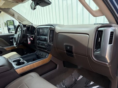 Used 2017 Chevrolet Silverado 1500 LTZ w/ Sport Package AWD/4WD image 17