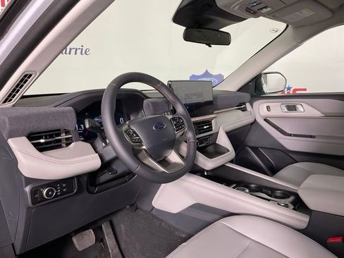 New 2025 Ford Explorer Active w/ Active Comfort Package image 13