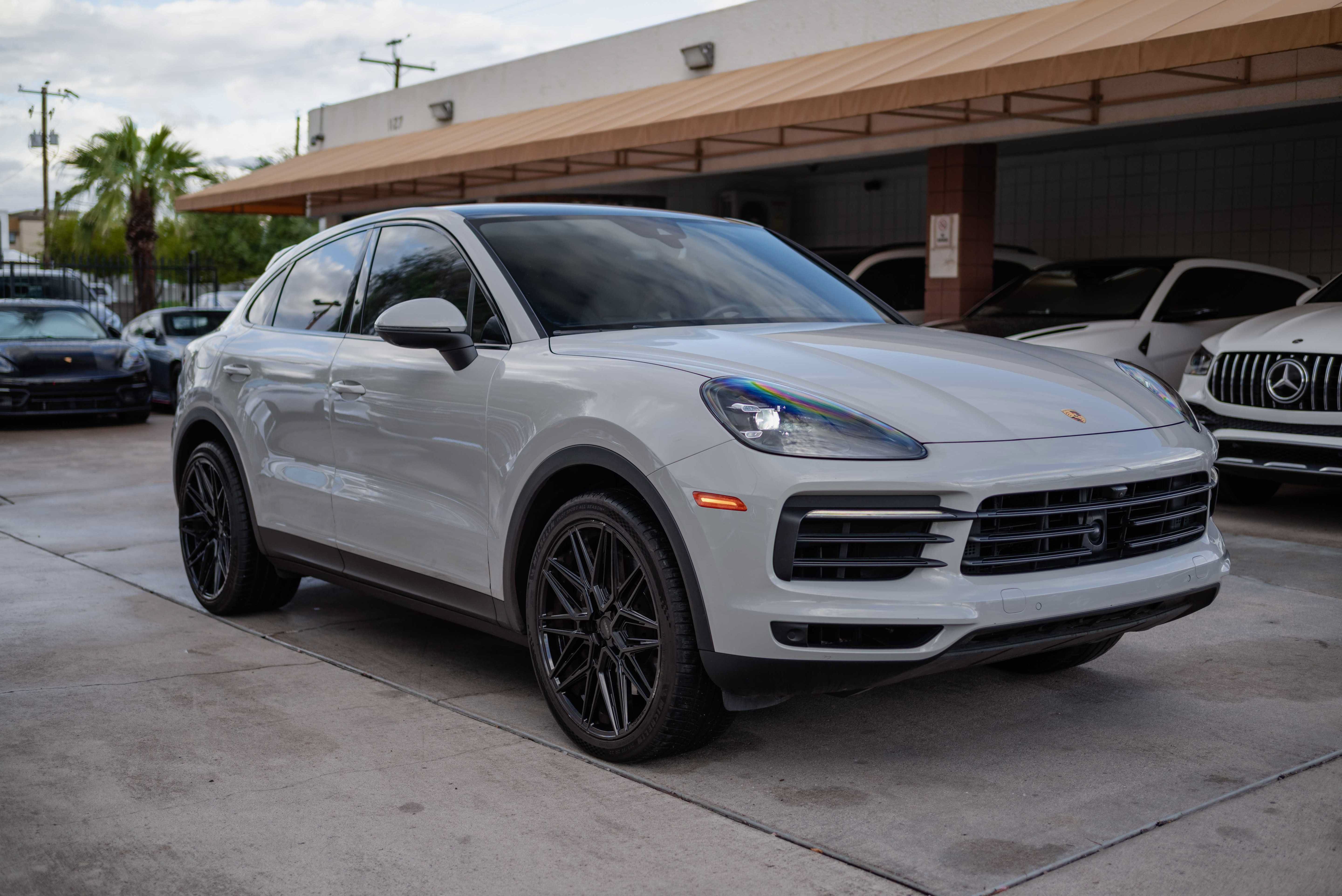 Used 2022 Porsche Cayenne Coupe AWD/4WD image 3