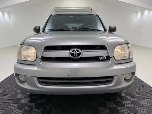 Used 2005 Toyota Sequoia SR5 RWD image 2