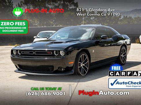 Used 2018 Dodge Challenger R/T Scat Pack RWD image 1