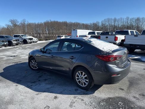 Used 2016 MAZDA MAZDA3 i Sport w/ Preferred Equipment Package image 4