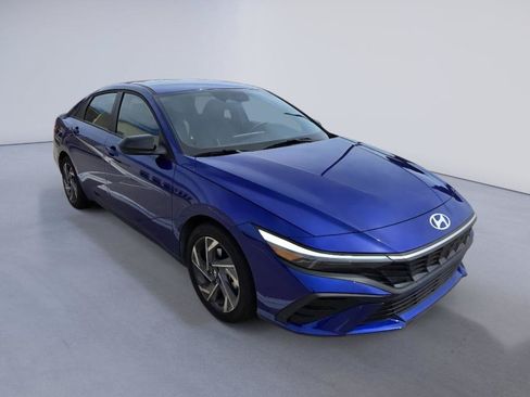 Used 2025 Hyundai Elantra Sport FWD image 8