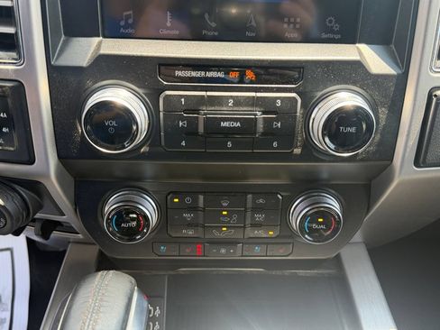 Used 2019 Ford F150 Platinum w/ Trailer Tow Package AWD/4WD image 13