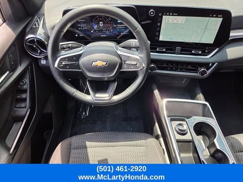 Used 2026 Chevrolet Equinox LT FWD image 13